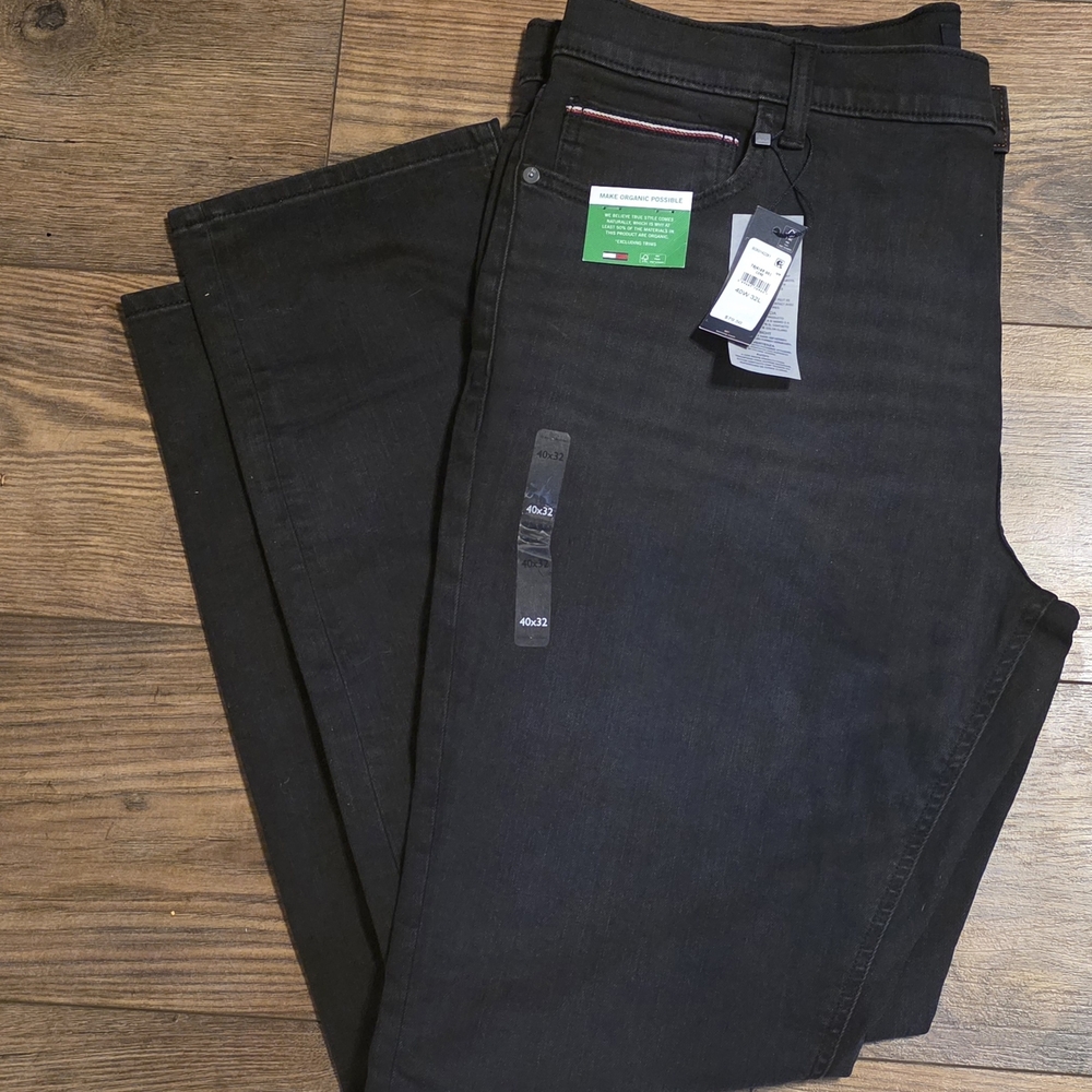 Tommy Hilfiger Men's Slim Straight Jeans in Dark Black